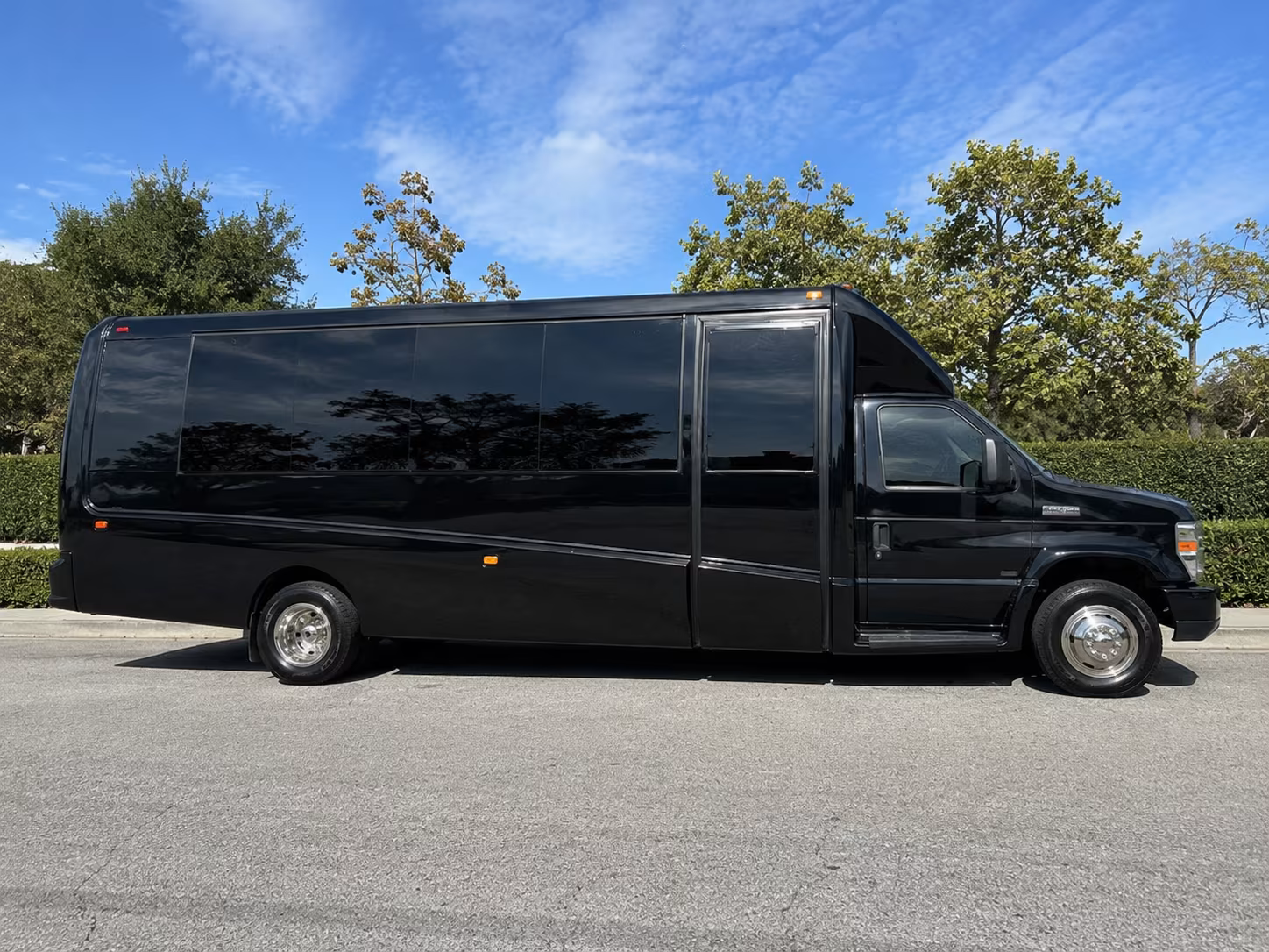 minibus rentals for julian wine and cider tours near santee