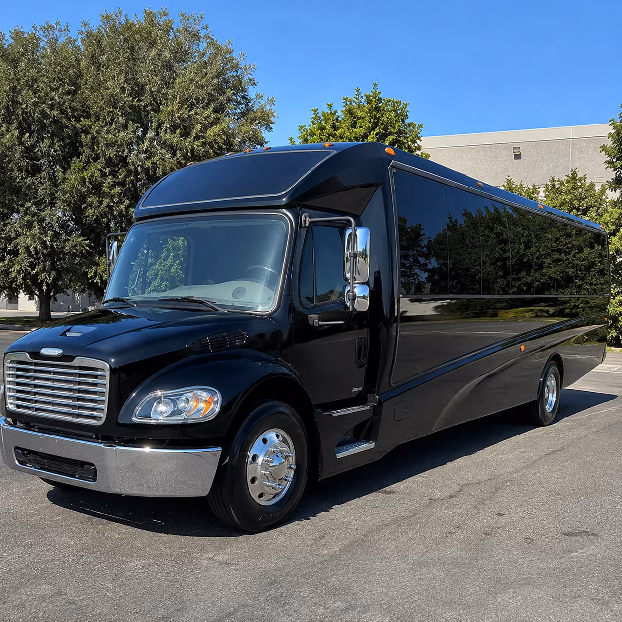 santee 15 passenger minibus