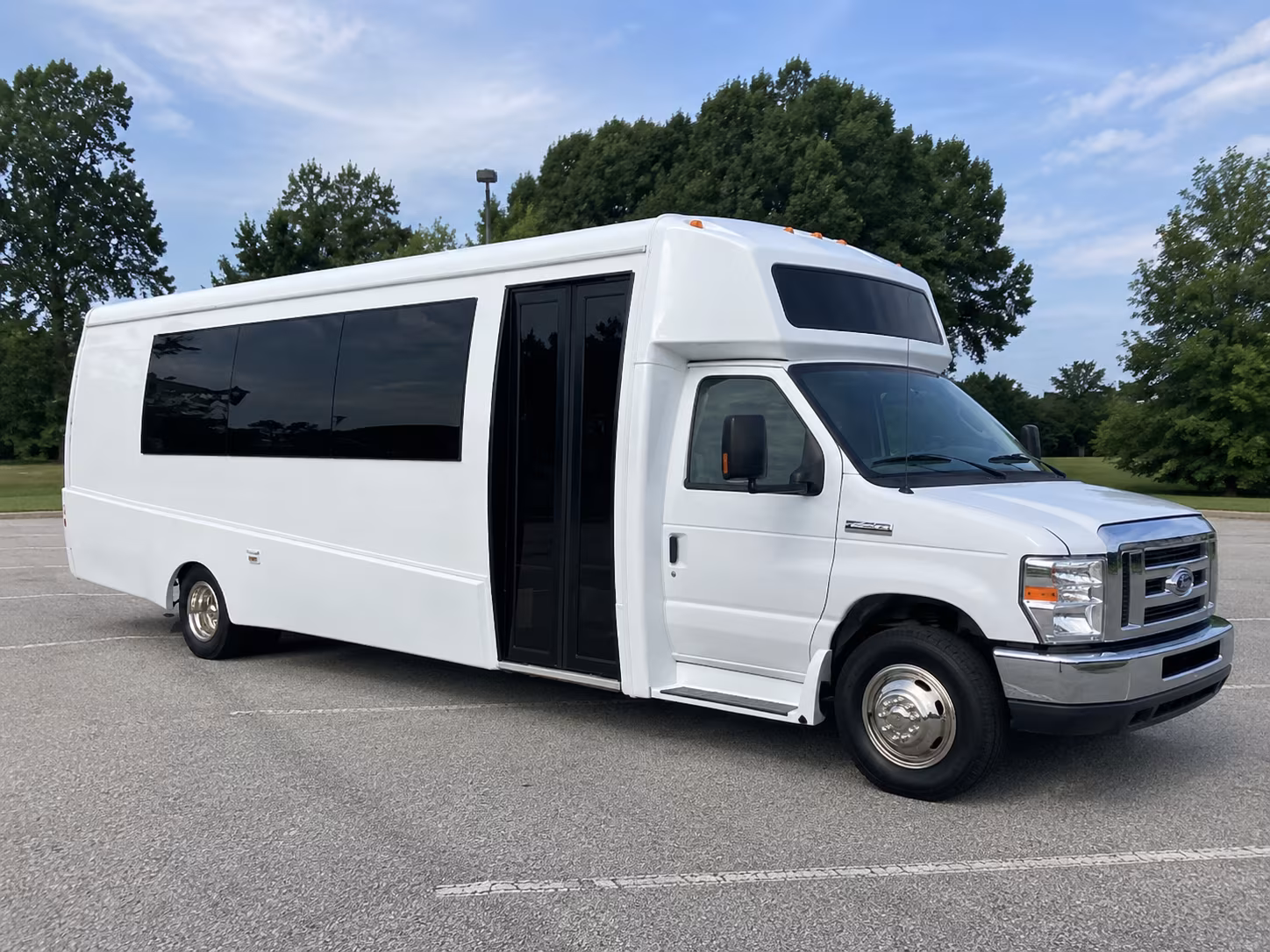 santee 18 passenger party bus