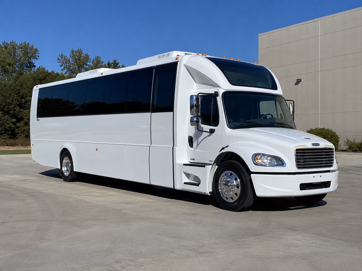santee 28 passenger party bus